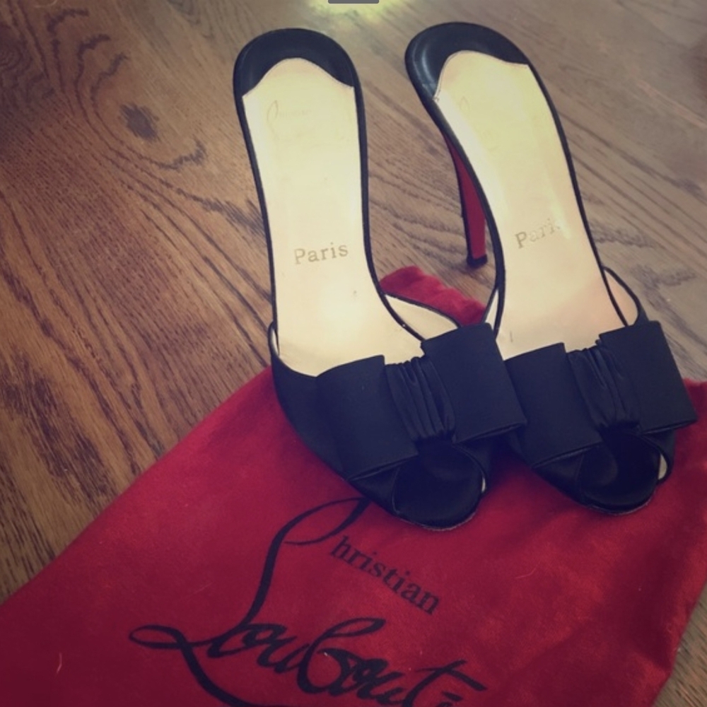 ISO ISO ISO Christian Louboutin Black or Pink JOLI Silk Bow Mules